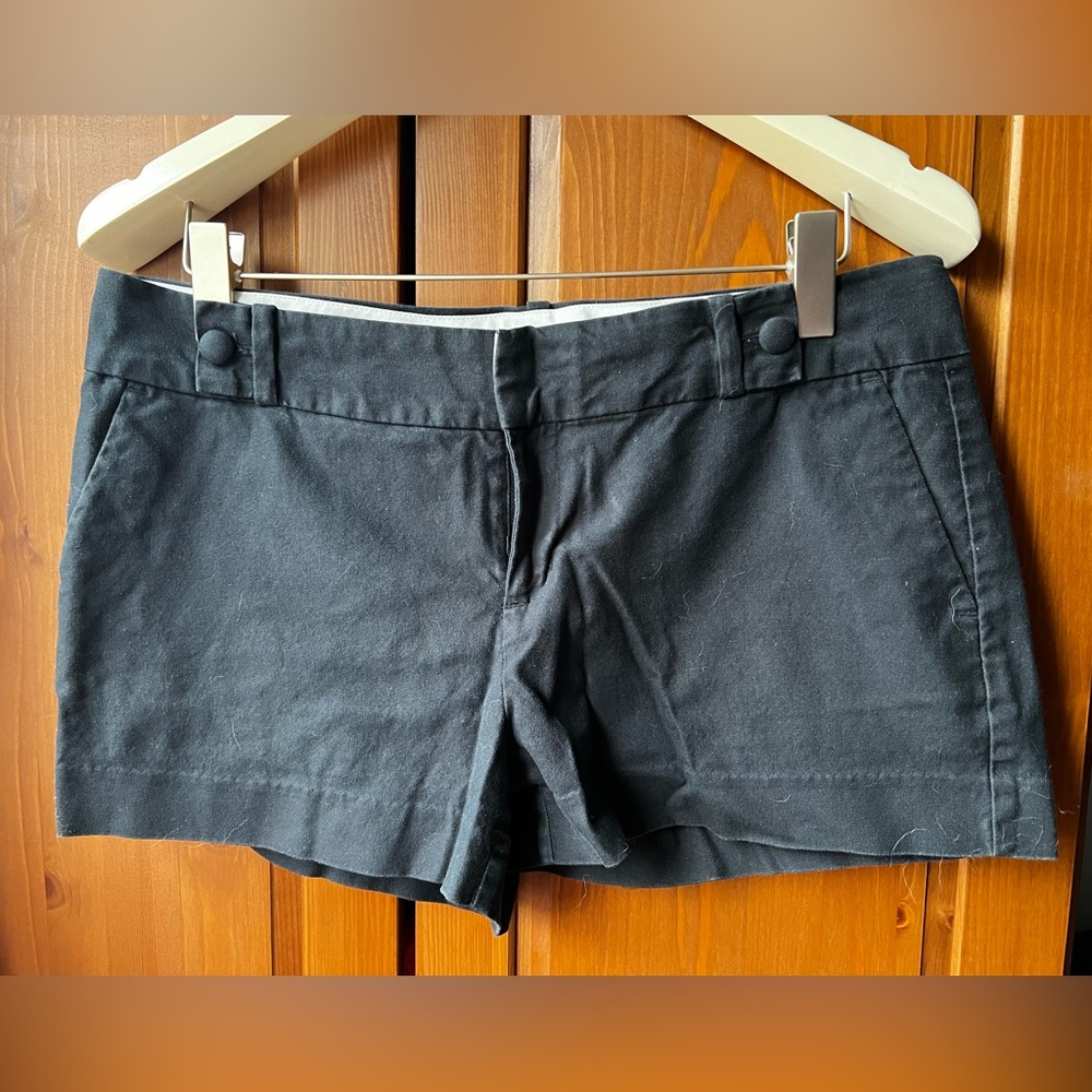 Like New - Banana Republic Navy Women Shorts Size 10 (waist 16.5”)